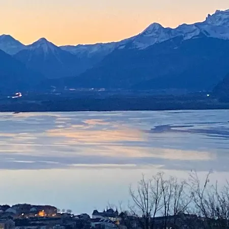 Le - Designer's With A Stunning And Mountain View Apartamento Chardonne