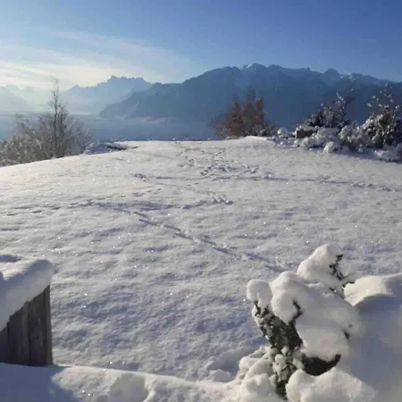Le - Designer's With A Stunning And Mountain View