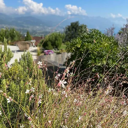 Le - Designer's With A Stunning And Mountain View *