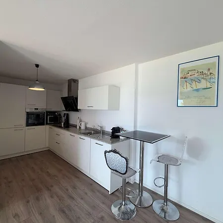 Apartment Le - Designer's With A Stunning And Mountain View *